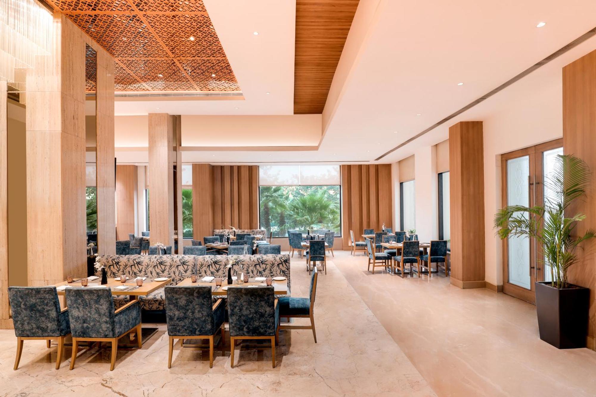 แซนดัล สวีท ดำเนินงานโดยเลมอนทรีโฮเต็ล Hotel โนอิดา ภายนอก รูปภาพ