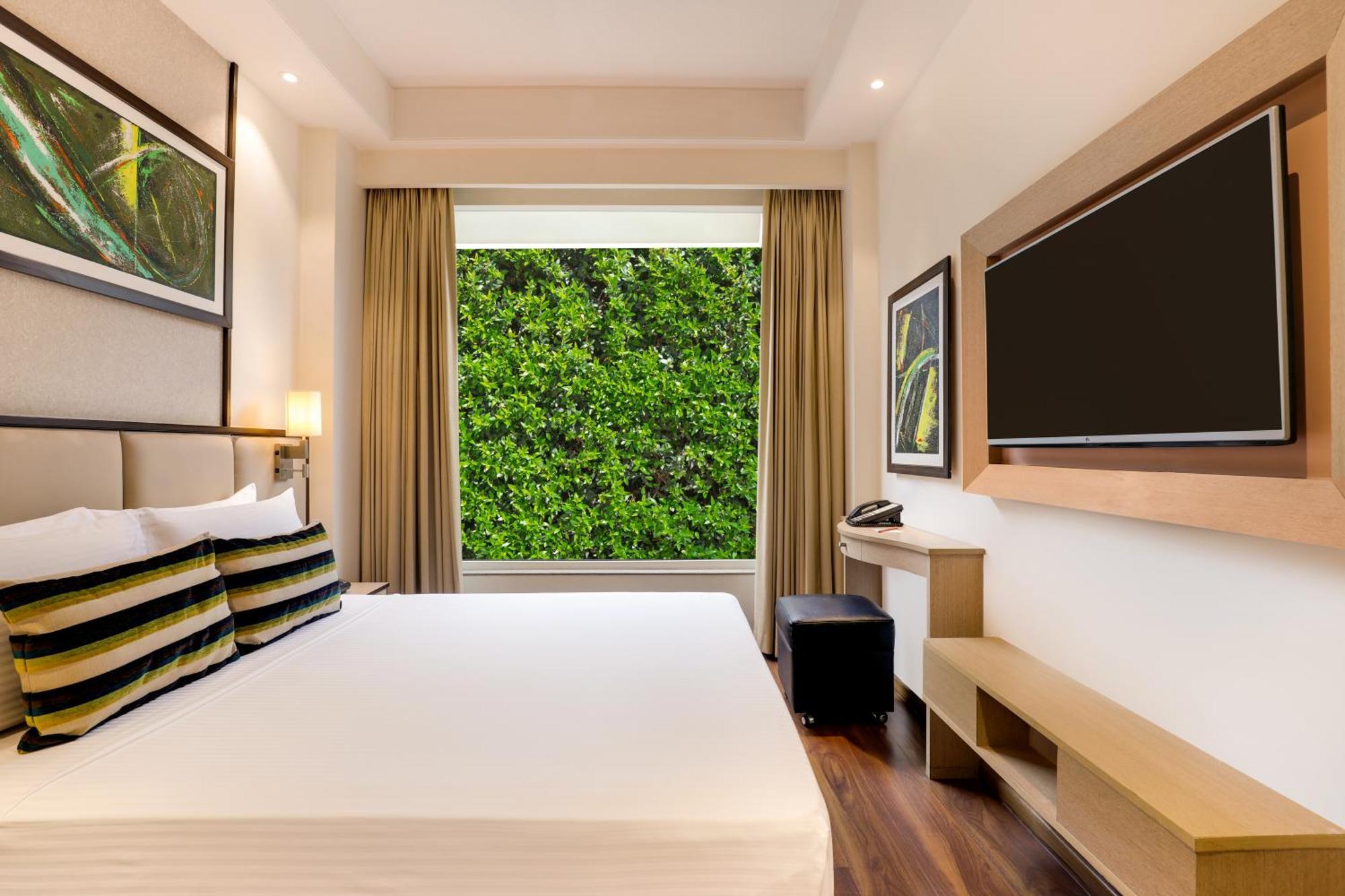 แซนดัล สวีท ดำเนินงานโดยเลมอนทรีโฮเต็ล Hotel โนอิดา ภายนอก รูปภาพ