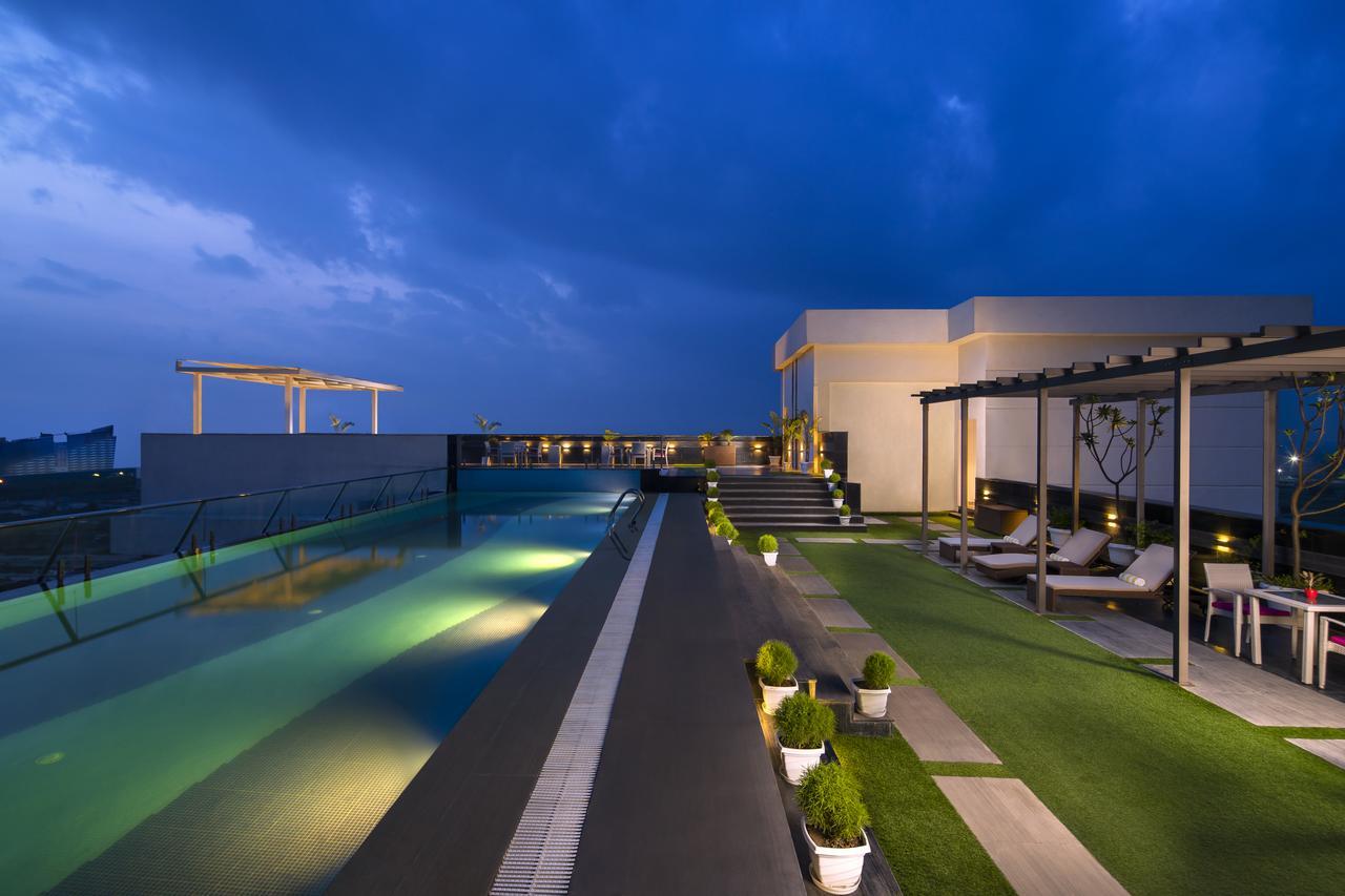 แซนดัล สวีท ดำเนินงานโดยเลมอนทรีโฮเต็ล Hotel โนอิดา ภายนอก รูปภาพ