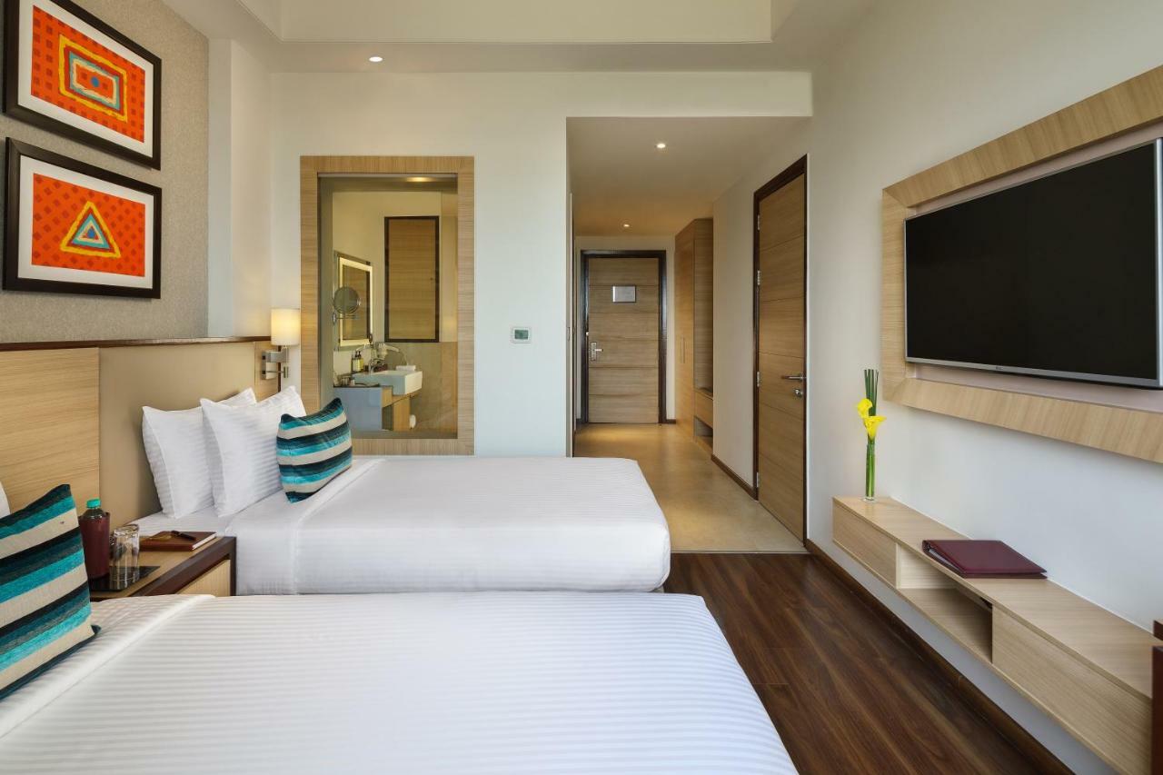 แซนดัล สวีท ดำเนินงานโดยเลมอนทรีโฮเต็ล Hotel โนอิดา ภายนอก รูปภาพ